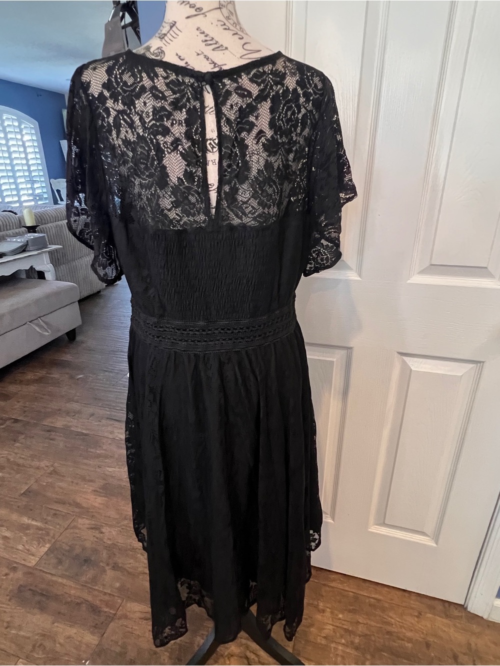 Torrid Black Lace Overlay Fit & Flare Dress Size 1 / 1X Short Sleeve Midi Boho